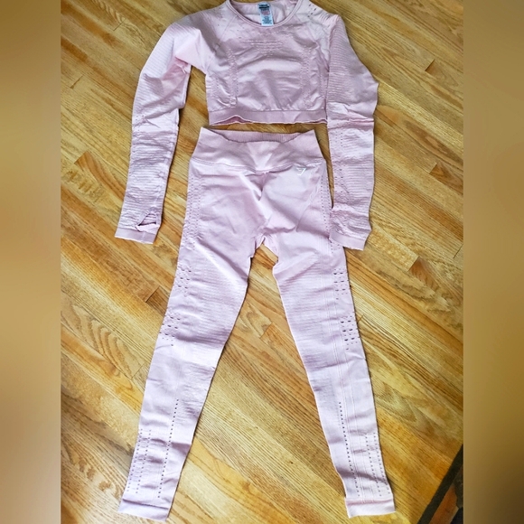 Gymshark Glow Long-sleeve Seamless Crop and Leggings Set (M) - Picture 2 of 6